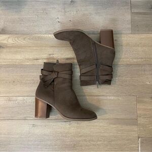 American Eagle Outfitters Dark Brown Suede Ankle Boots with Block Heel